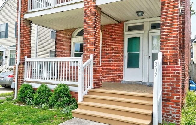 305 W 36 ST