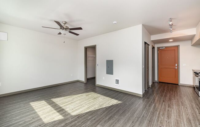 1 bed, 1 bath, $1,600, Unit Unit B216