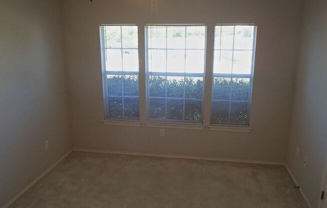 Charming spacious 3 bed 2 bath 2 car garage! Great Location