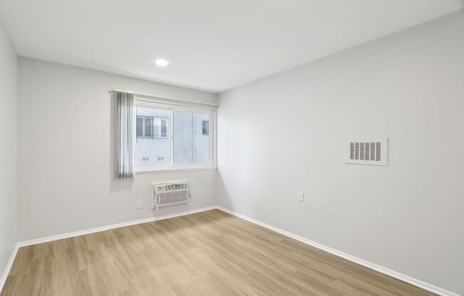 1 bed, 1 bath, 695 sqft, $1,748, Unit 318
