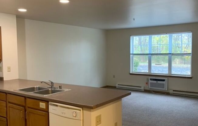 1 bed, 1 bath, 725 sqft, $799, Unit 104A