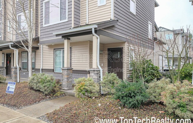 477 NE EDGEWAY DR