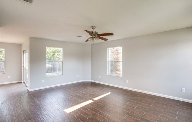 2225 SPLENDOR CT