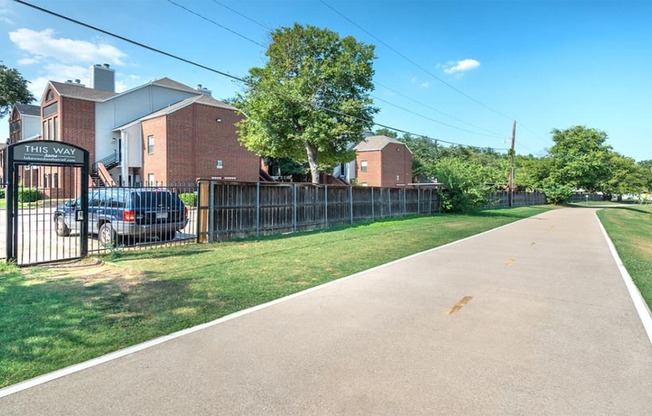 Lakewood on the Trail outdoor recreational trail Dallas, Texas Apartment
