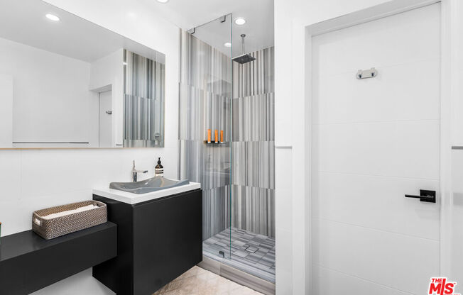 2 beds, 2 baths, 1,212 sqft, $5,000, Unit 116