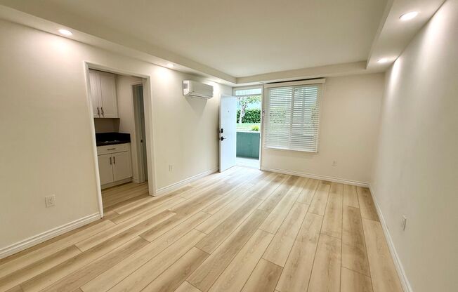 Studio, 1 bath, 225 sqft, $1,695, Unit 0128-50