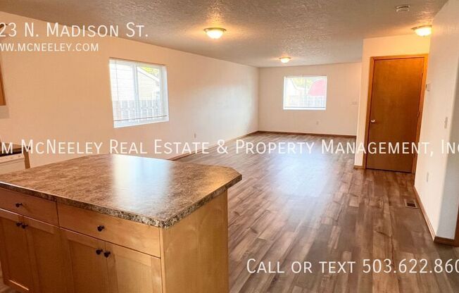 123 N MADISON ST