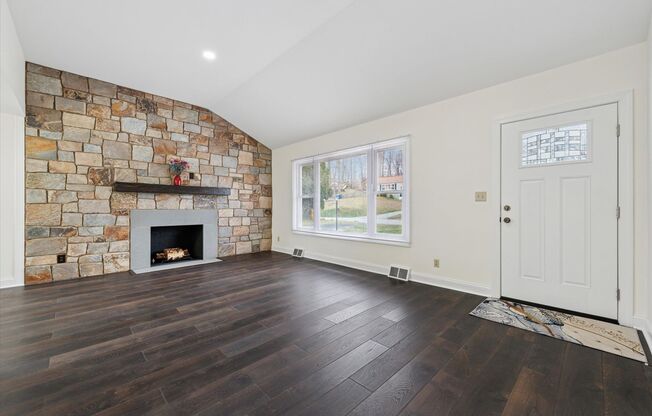 Available Now, A Beautiful 3B/1B Rancher In West Chester!