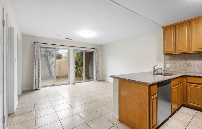 3310 Fir Ave - 4 bedroom | 2.5 bath | Townhouse