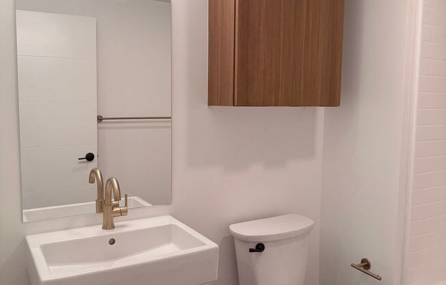 2 beds, 2 baths, 816 sqft, $4,225, Unit 805