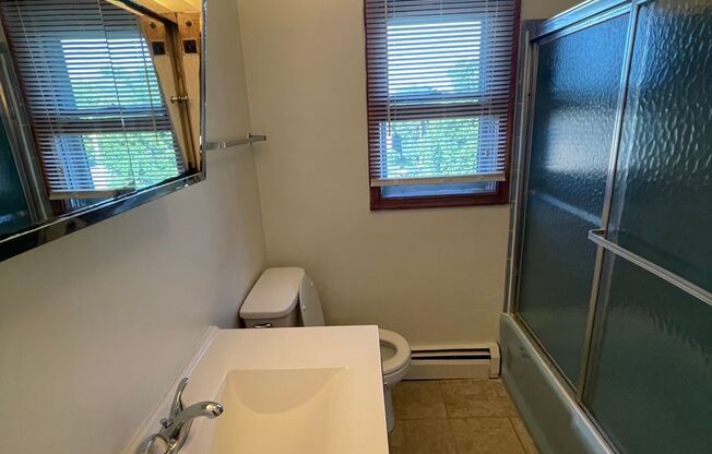 2 beds, 1 bath, 903 sqft, $1,240, Unit C-3