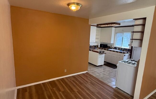 Central Richmond 2-Bedroom Home Near City Hall