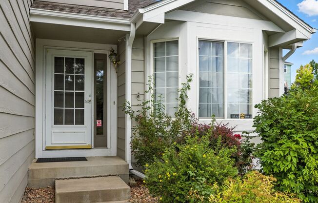 Beautiful 5 Bedroom 3.5 Bath Home In Saddle Rock!!