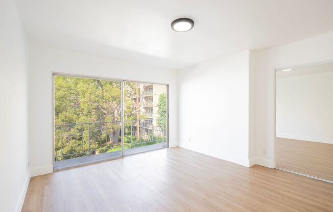 2 beds, 1 bath, $2,963.46, Unit 301