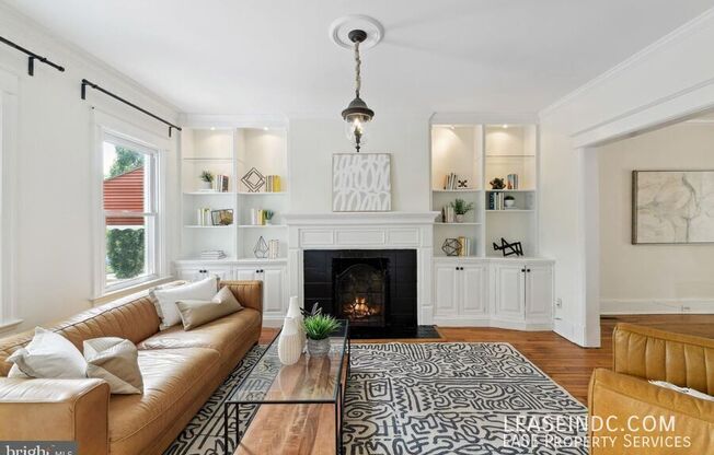 121 WEBSTER ST NW