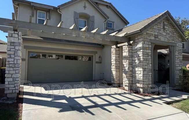 388 CRES MOON DR
