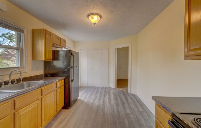 3 beds, 1 bath, 1,011 sqft, $2,100, Unit 28 Lester St - #2