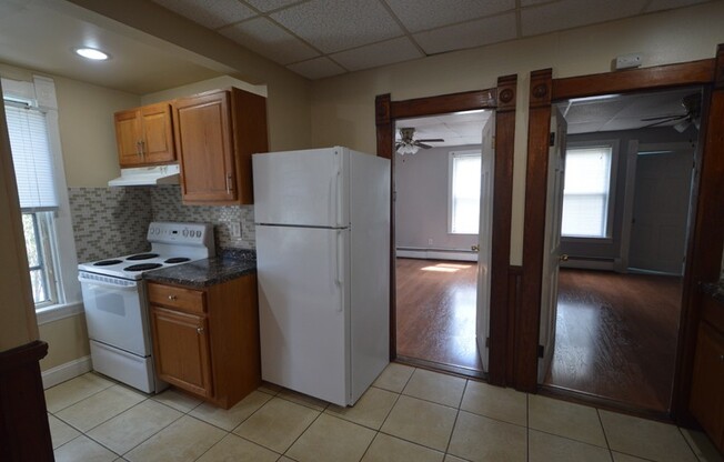 3 beds, 1 bath, 875 sqft, $1,675, Unit L3