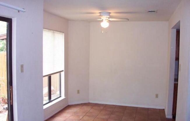 Nice duplex in South Austin off William Cannon(between South 1st & Mencheca)