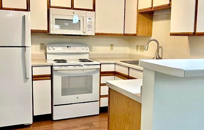 2 beds, 2 baths, 1,040 sqft, $1,735, Unit 2604C201