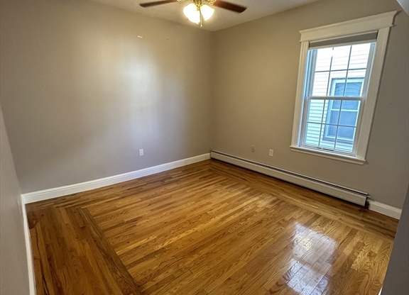 2 beds, 1 bath, $3,100, Unit 1