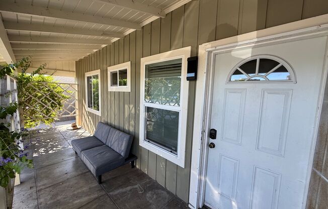 7BD/4BA w/ Driveway Parking and Backyard!