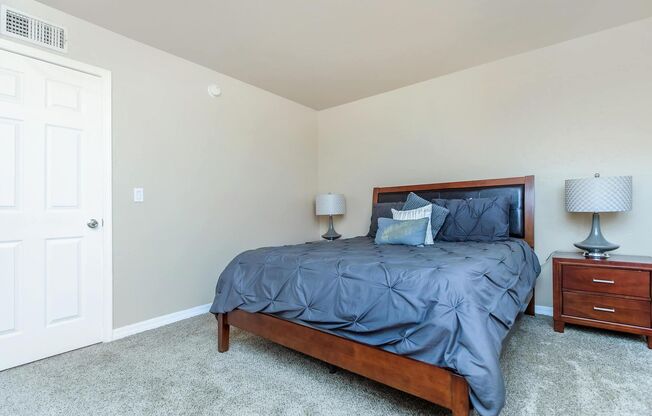 2 beds, 1 bath, 760 sqft, $1,129