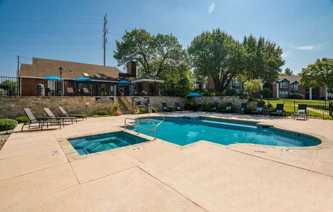 Outdoor Pool & Hot Tub With Large Sundeck