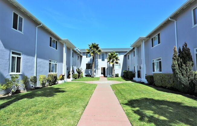 Beautiful First-Floor 2 Bed/ 1 Bath Apartment in Downtown Millbrae available NOW!