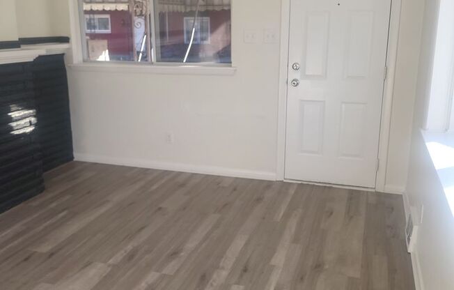 Newly renovated 2 bedroom in Hazelwood!