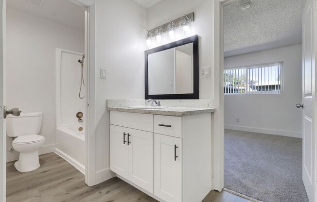 2 beds, 1.5 baths, 1,300 sqft, $1,895, Unit 3