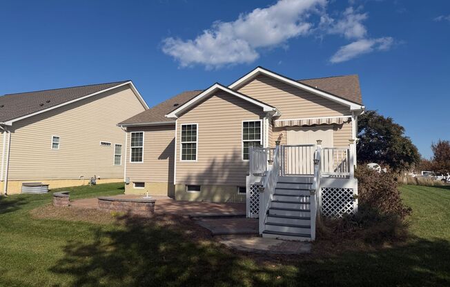 Lovely home in Nassau Grove with finished basement!