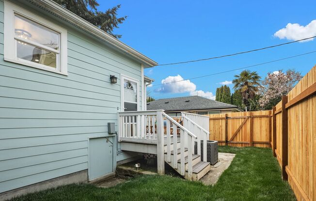 Timeless Elegant 4 Bedroom Craftsman Home in Highland Park!