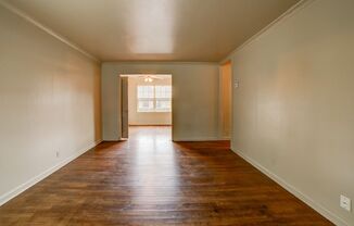 2 beds, 1 bath, $1,050, Unit 1633