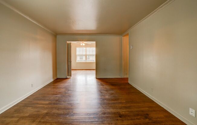 2 beds, 1 bath, $1,050, Unit 1633