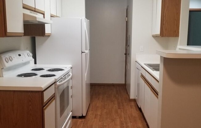 1 bed, 1 bath, 889 sqft, $940, Unit 112-106