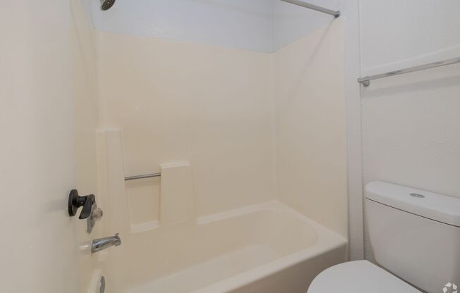 2 beds, 2 baths, 880 sqft, $1,285, Unit 604