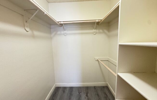 2 beds, 2 baths, $995, Unit # #H 1
