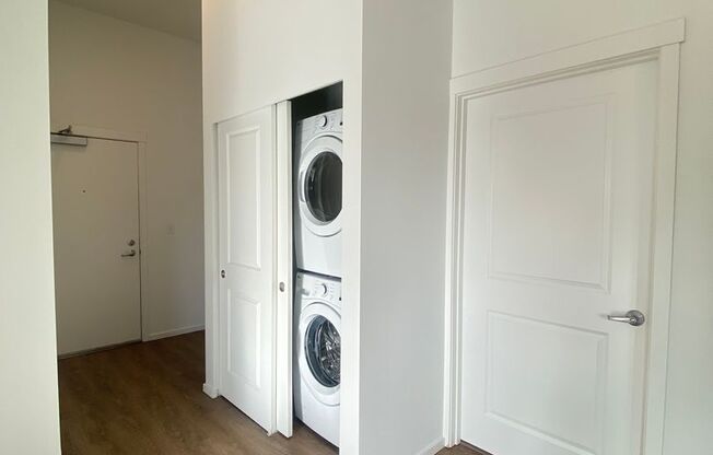 2 beds, 2 baths, 940 sqft, $2,950, Unit 2504-A