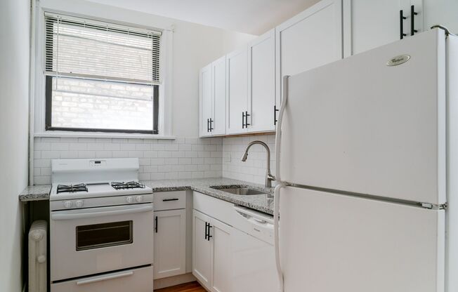 Studio, 1 bath, 500 sqft, $1,100, Unit 815-B LS