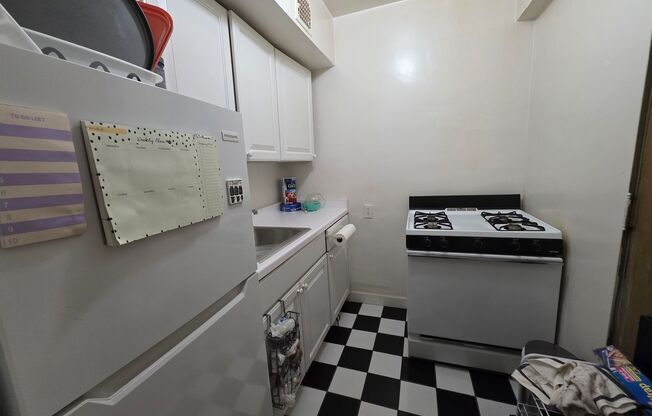 1 bed, 1 bath, $1,045, Unit 106