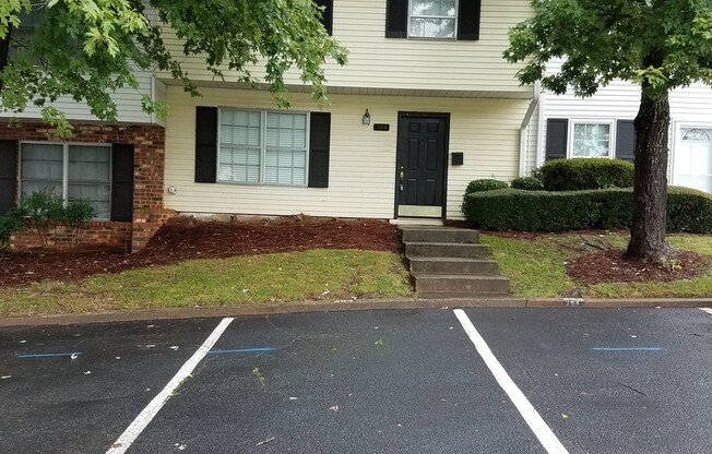 Great Location for Townhome in Marietta 30064