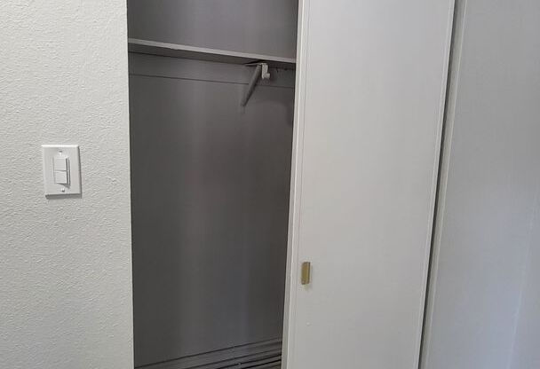 Studio, 1 bath, 400 sqft, $1,200, Unit 1250-I