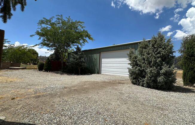 Furnished Studio READY NOW! electricity included!