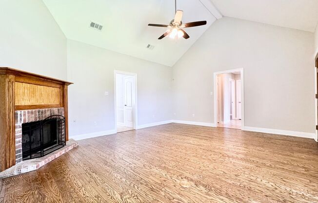 Serene 3BR Home in Peaceful Azalea Lakes