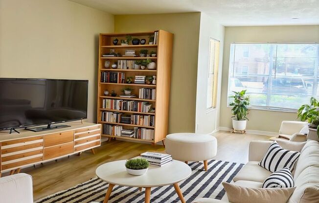 Modern comfort in Prime Orlando location – updated 1-Bedroom 1-Bath condo! -- CASH FREE DEPOSIT OPTION!!!