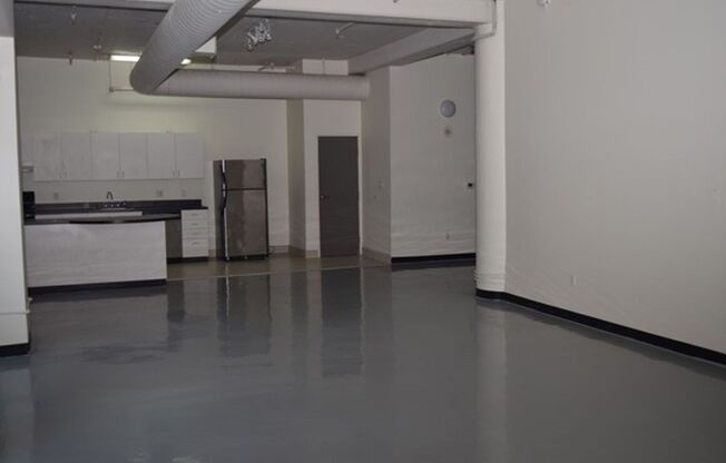 1 bed, 1 bath, 1,033 sqft, $2,995, Unit 1014-211