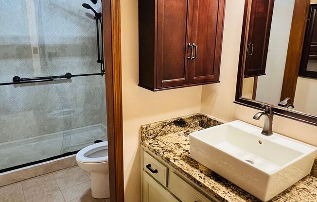 Beautiful townhouse, walk to the Ogden waterfall and hiking and biking trails