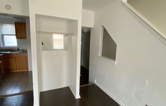 3 beds, 1 bath, 1,500 sqft, $1,800, Unit #2