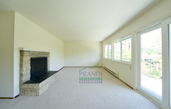 1562 SIR FRANCIS DRAKE BLVD